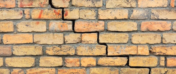 structural crack in the wall